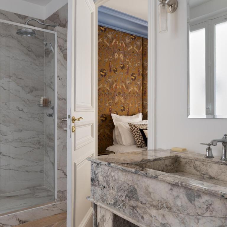 Champs Élysées Montaigne Luxury 2 bedroom - Two-Bedroom Apartment - 15