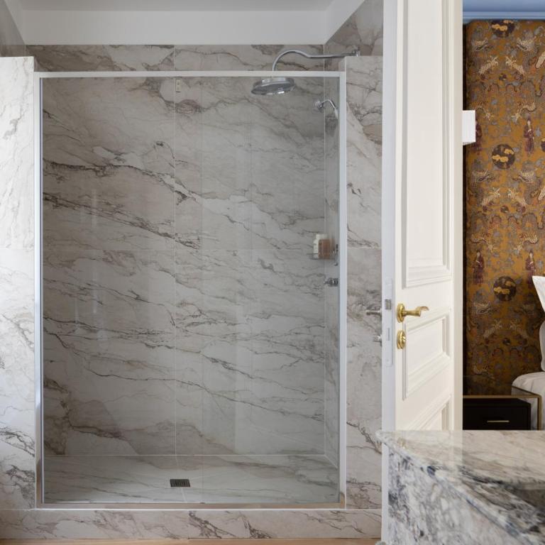 Champs Élysées Montaigne Luxury 2 bedroom - Two-Bedroom Apartment - 16