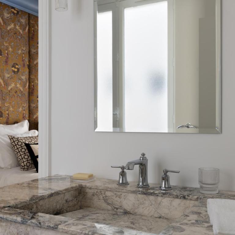 Champs Élysées Montaigne Luxury 2 bedroom - Two-Bedroom Apartment - 17