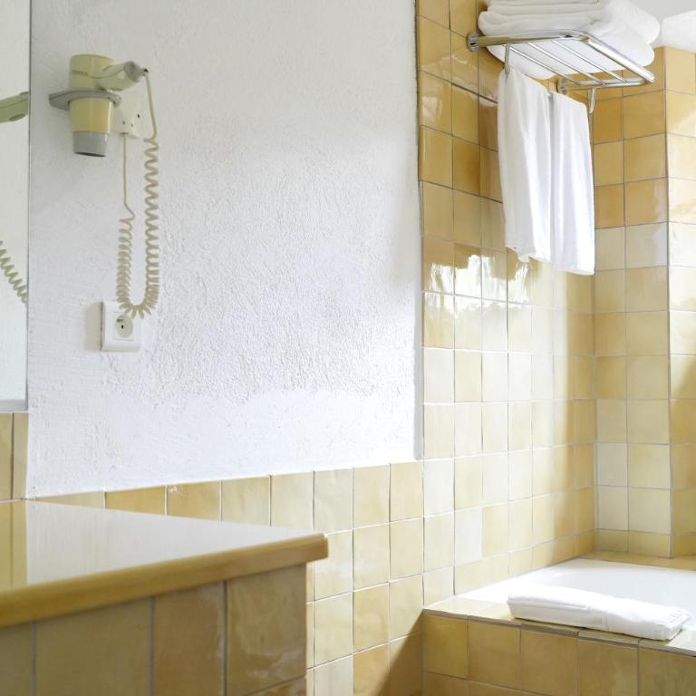 Hôtel La Figuière - Standard Double Room - 4