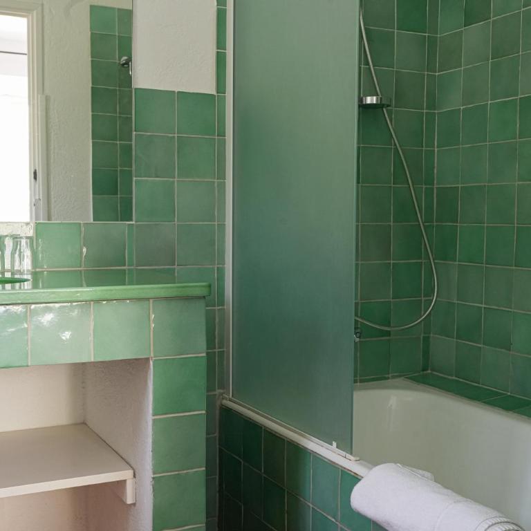 Hôtel La Figuière - Traditional Double Room - 2