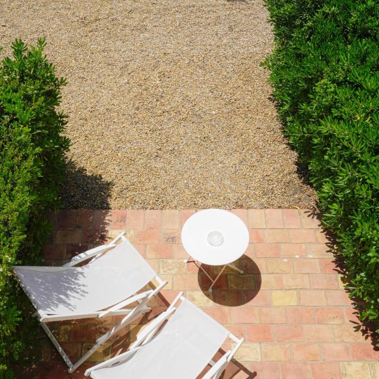 Hôtel La Figuière - Classic Room with Terrace - Garden View - 5