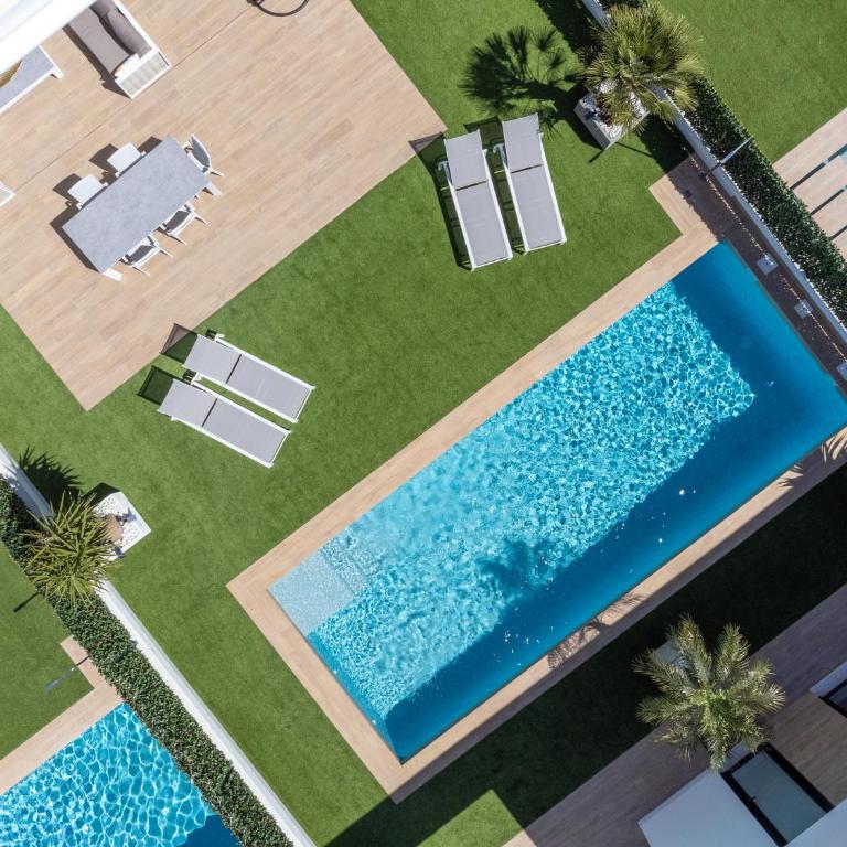Willa z basenem - Villa - 9