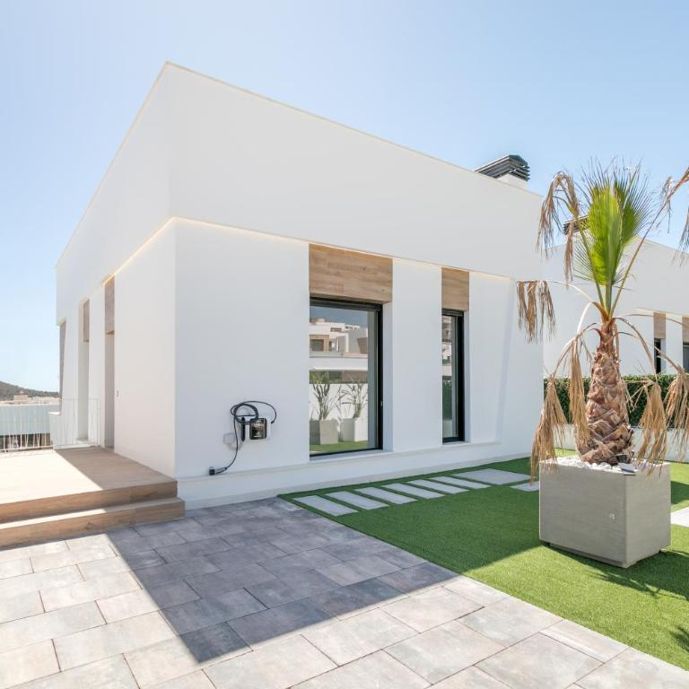 Willa z basenem - Villa - 13