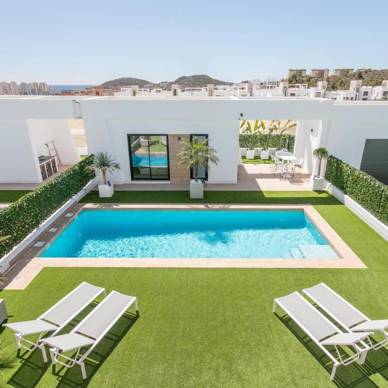 Willa z basenem - Villa - 14