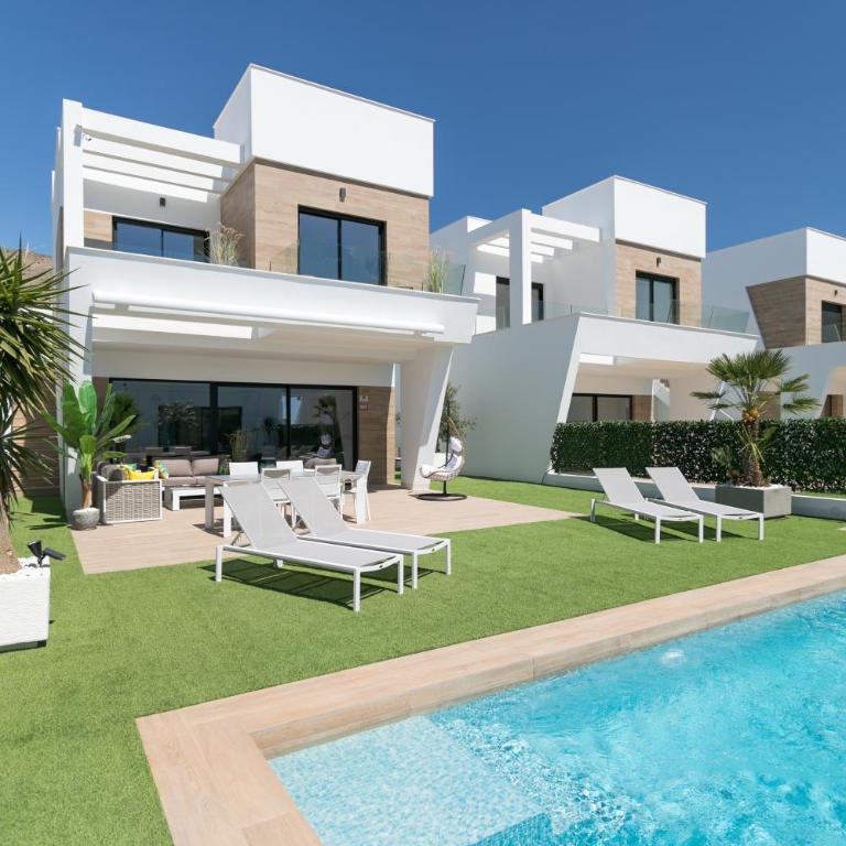 Willa z basenem - Villa - 26