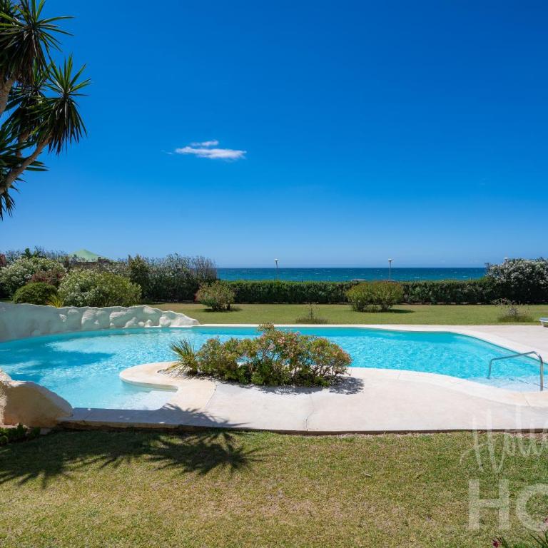 Holidays & Home Beachfront Neptuno III , sea views,and garden,Elviria - Apartamento de 2 dormitorios - 28