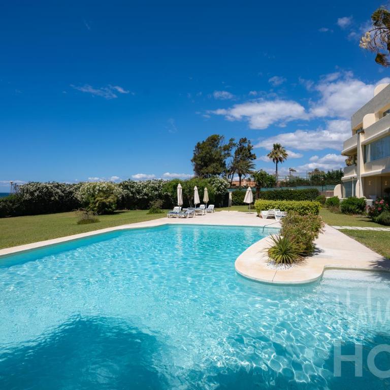 Holidays & Home Beachfront Neptuno III , sea views,and garden,Elviria - Apartamento de 2 dormitorios - 29