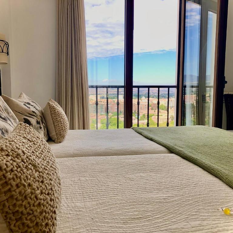 Hotel Mirador Arabeluj - Superior Twin Room with City View - 10
