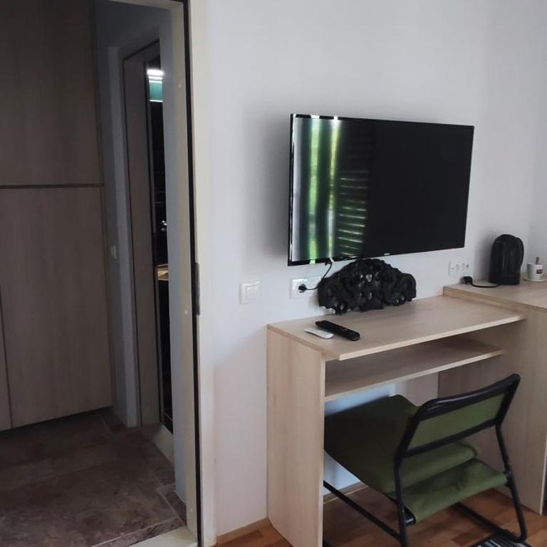 IGOR ROOMS - Twin Room with Garden View - 1