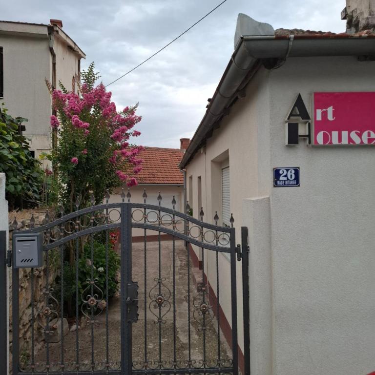 Art house 1 - Two-Bedroom Apartment - 4