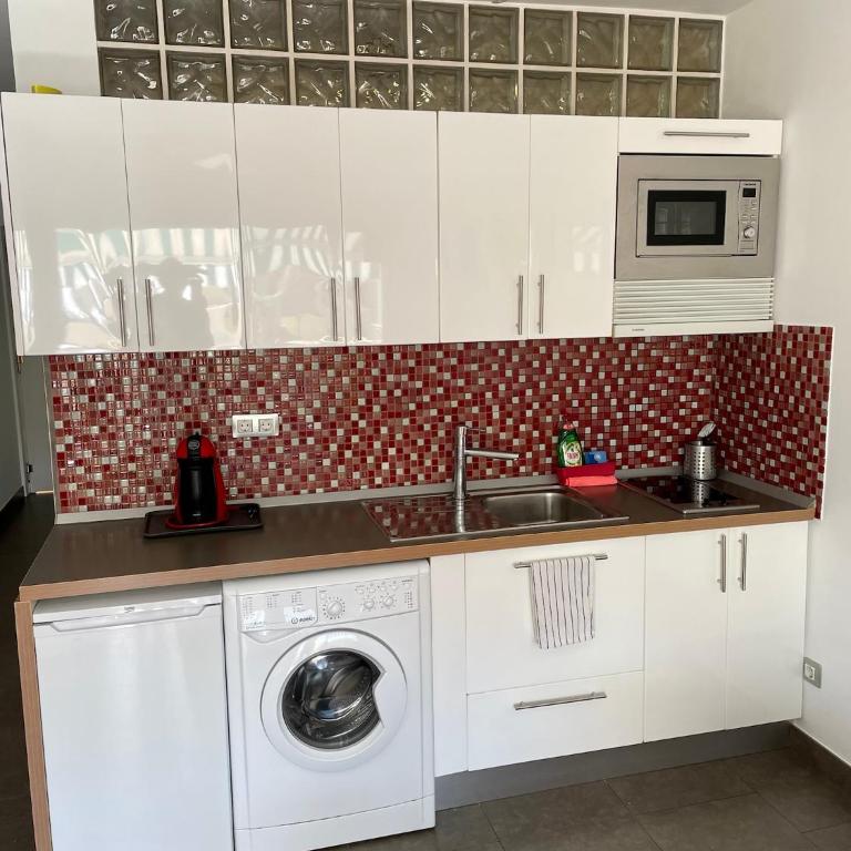 Cozy and sunny apartment with everything you need, Great location - One-Bedroom Apartment - 11