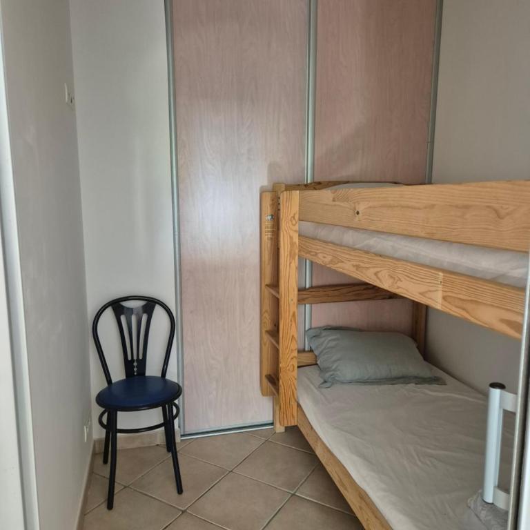 Joli appartement climatisé avec terrasse à moin 10 minutes à pieds de la plage - Appartement 2 Chambres - 11