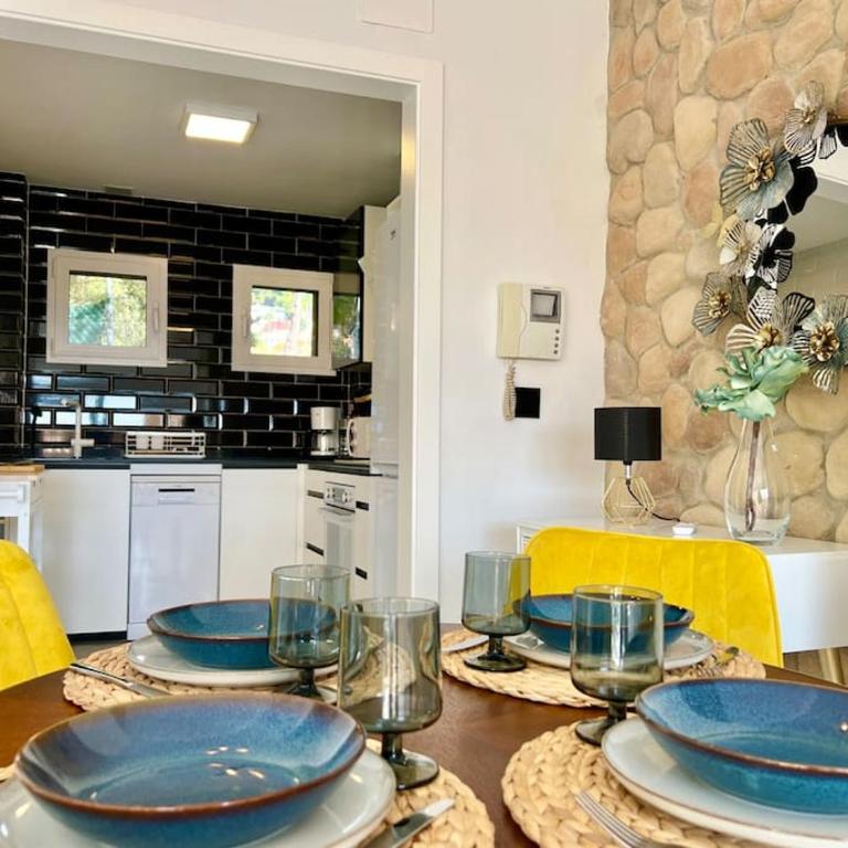CalaizaBay - Two-Bedroom Apartment - 10