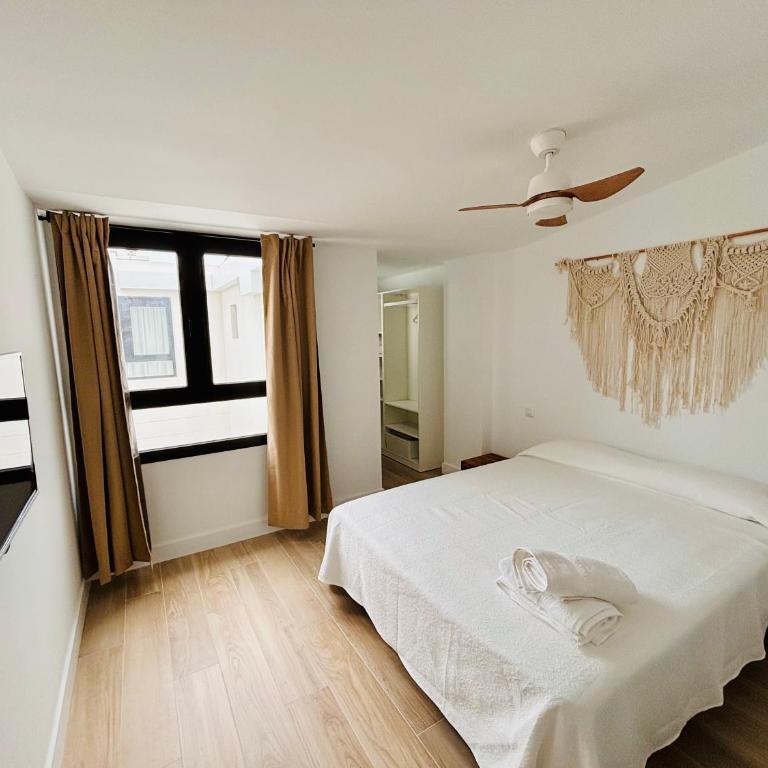 Playa de las Canteras-Albareda 2 - Two-Bedroom Apartment - 16
