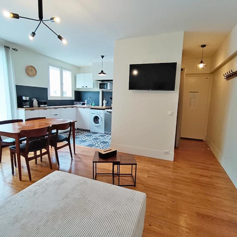 L'appart du Maupas, T3, wifi, parking - Two-Bedroom Apartment - 5