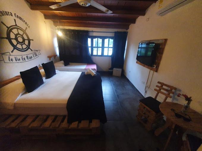 La Vie En Rose CTG - Habitación Doble con baño privado - 2 camas - 2