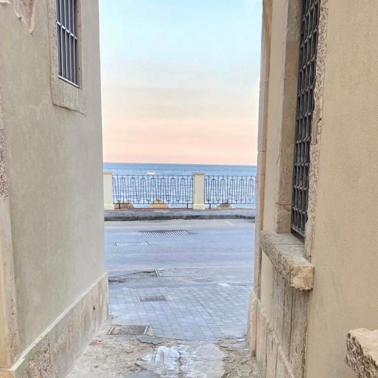 Regina Damarete Ortigia Boutique Apartment - One-Bedroom House - 31