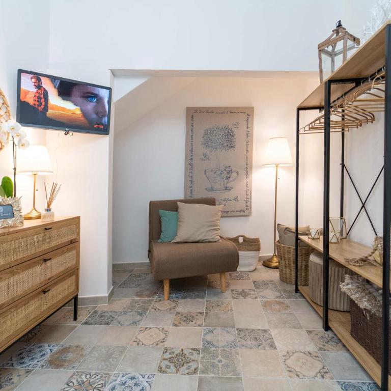 Regina Damarete Ortigia Boutique Apartment - One-Bedroom House - 9