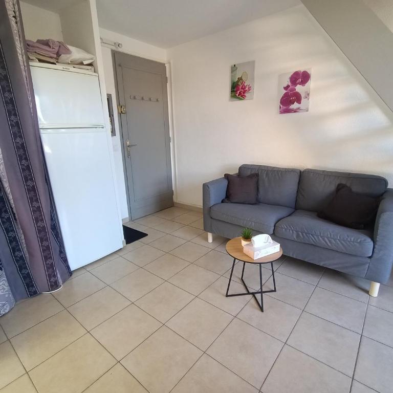 T2 Mezzanine Climatisé avec Terrasse - 5 Pers. Près Plage et Parc des Dosses - Parking Inclus - FR-1-799-17 - Apartment - 4
