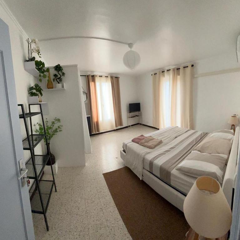 Ogooué appartement entier Lumineux 94m2 - Appartement 2 Chambres avec Vue sur la Montagne - 16