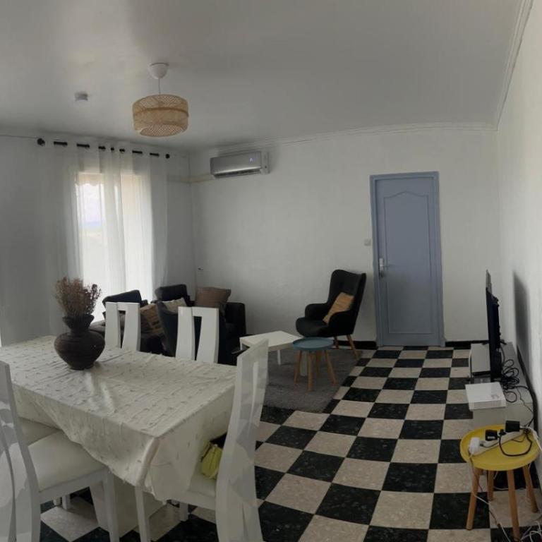 Ogooué appartement entier Lumineux 94m2 - Appartement 2 Chambres avec Vue sur la Montagne - 12