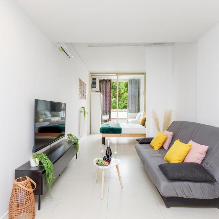 Cozy Home YourHostHelper - Studio-Apartment - 1