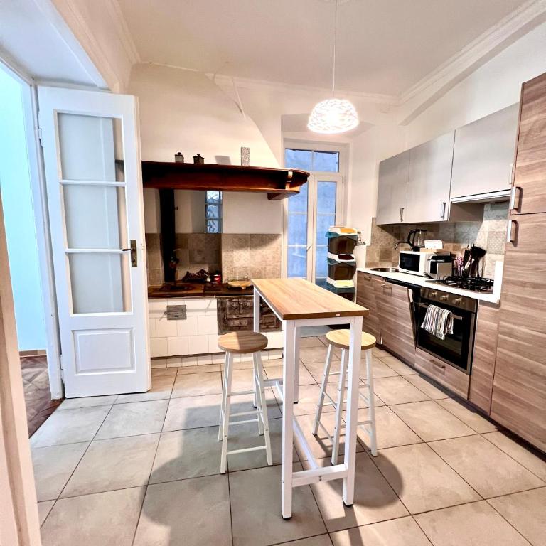 Suite Mitteleuropa private parking - Appartamento con 3 Camere da Letto - 8