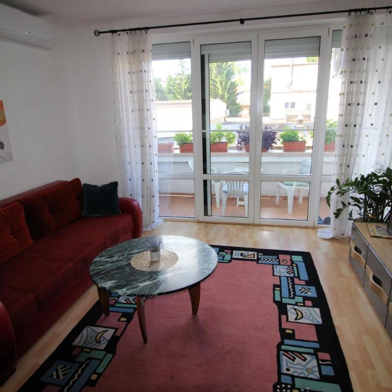 Apartman Mak - One-Bedroom Apartment with Balcony - 2