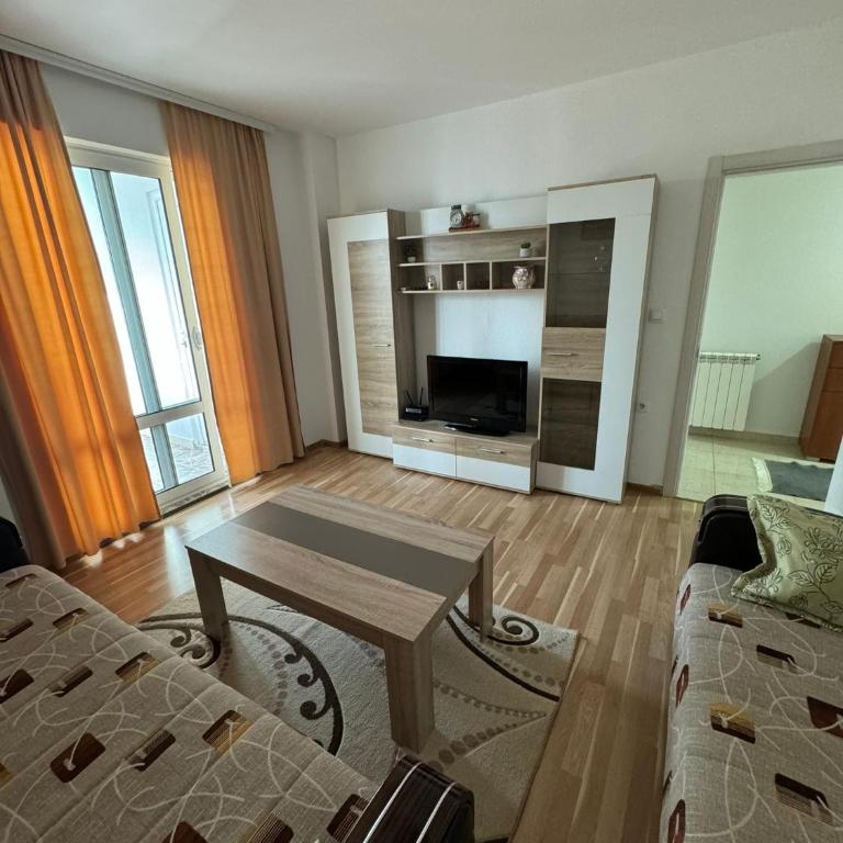 Berin Apartments - One-Bedroom Apartment with Balcony - 5