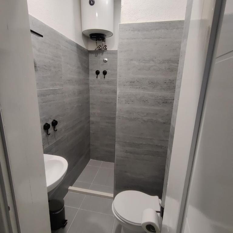 Apartmani Uroš Studio Trebinje - Deluks Studio sa Bračnim Krevetom (King-size) - 4