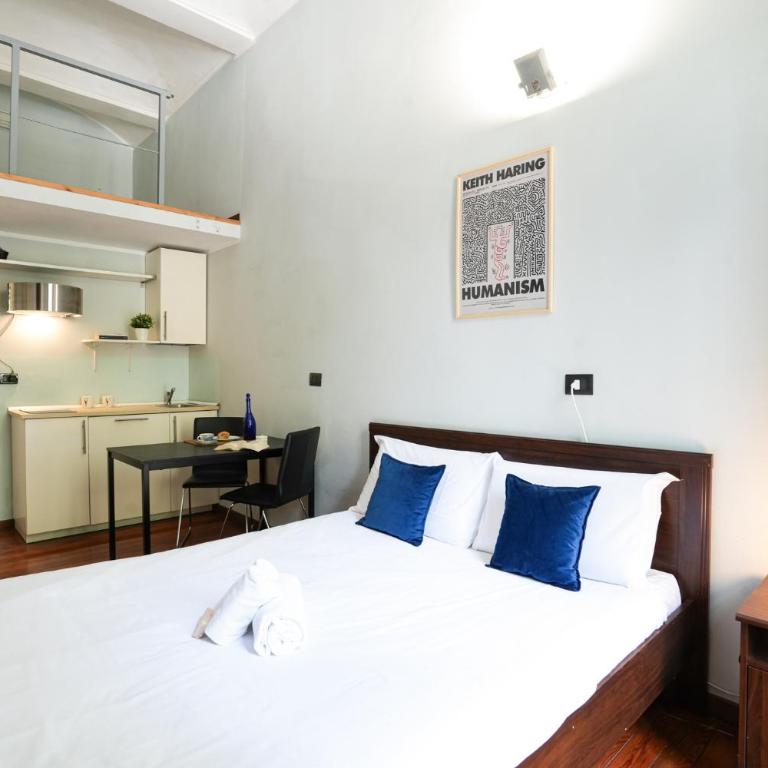Maison Dante - Smart stays - Camera Matrimoniale Deluxe con Balcone - 2