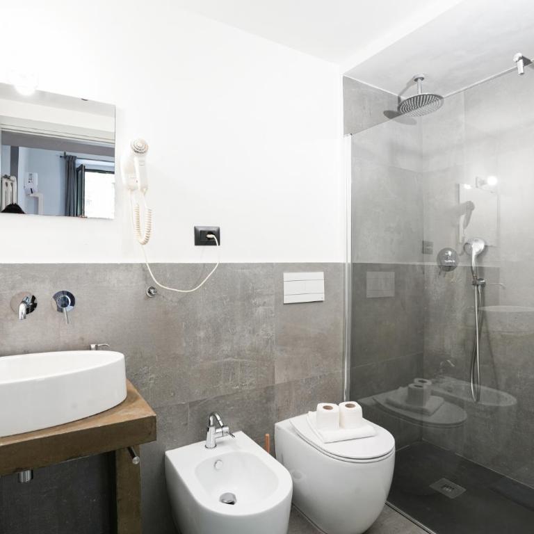 Maison Dante - Smart stays - Camera Matrimoniale Deluxe con Balcone - 6