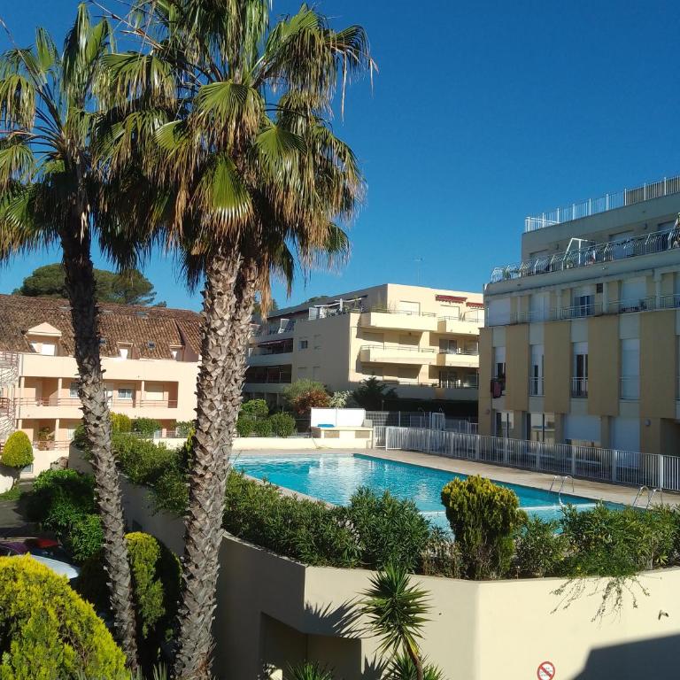 Grand Studio Parc de Vaugrenier - Climatiseur - Terrasse - Piscine - Studio - 2