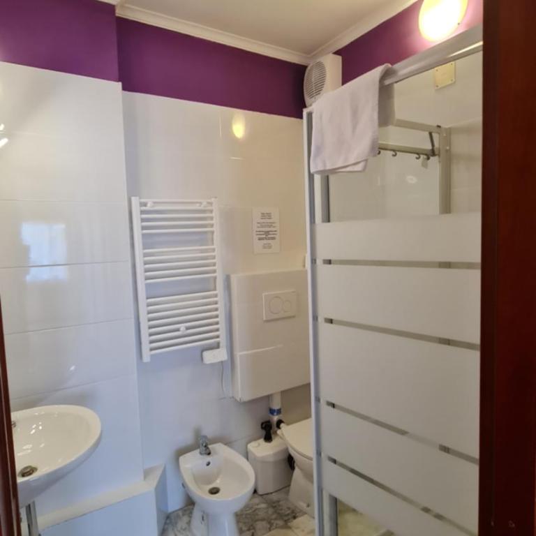 Danielle B&B - Camera Tripla con Bagno Privato - 3