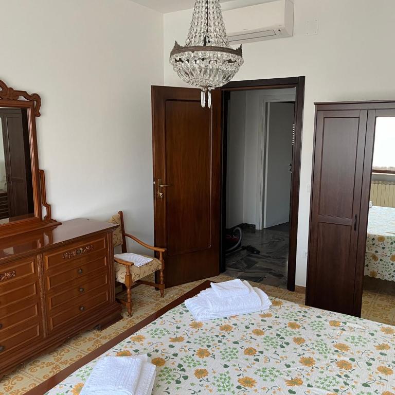 B&B Del Porto - Camera Matrimoniale con Bagno in Comune - 1