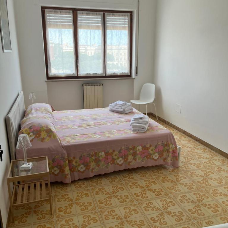 B&B Del Porto - Camera Matrimoniale con Servizi Igienici in Comune - 1
