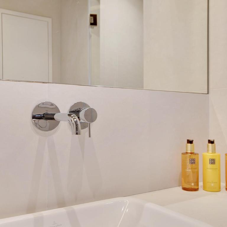 Paris Home Collection Serviced Apartments in Notre Dame - Rue Savoie - Studio - 10
