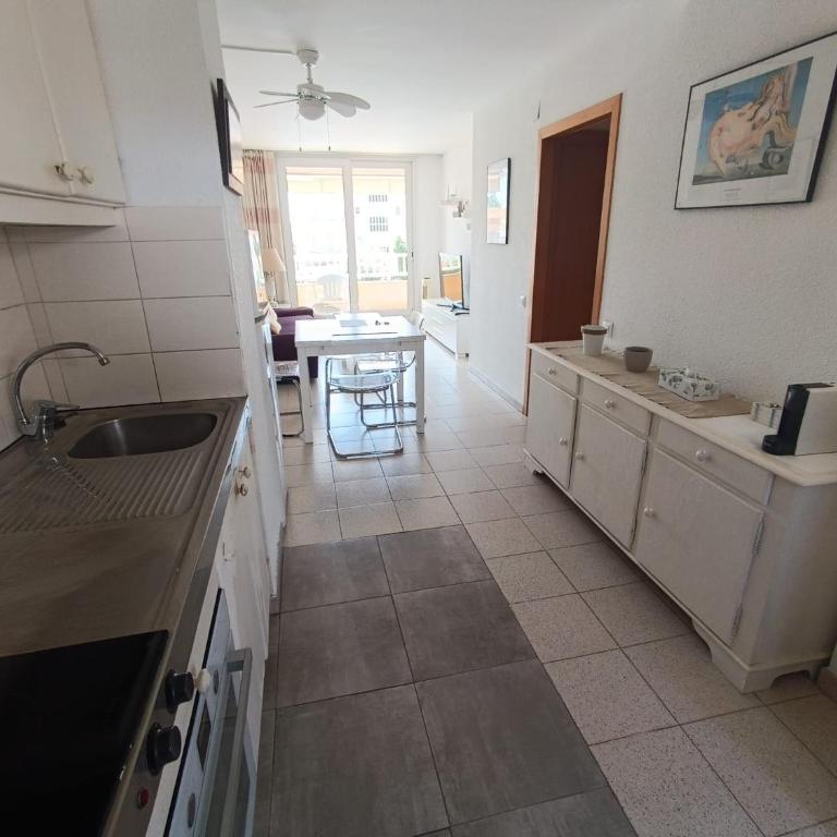 APARTAMENTS DEL SOL L'ESTARTIT - Two-Bedroom Apartment - 6