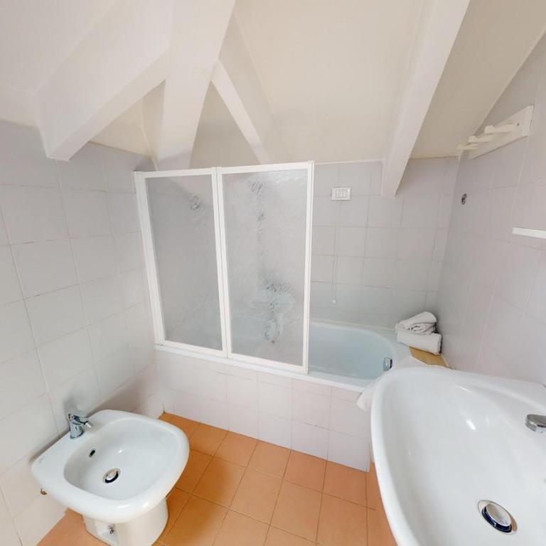 Villa Gina - Camera Matrimoniale/Doppia con Letti Singoli - 1