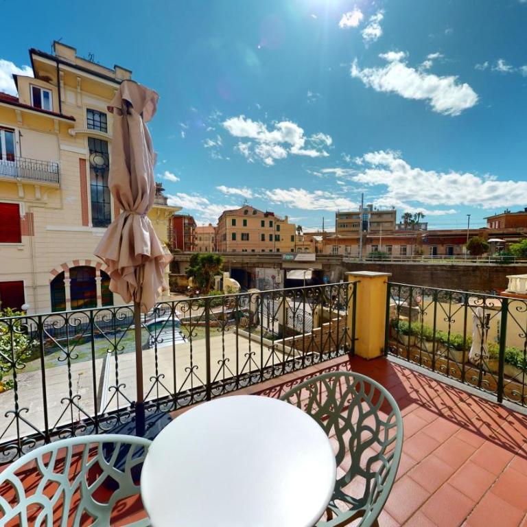 Villa Gina - Camera Matrimoniale con Balcone o Terrazza - 12