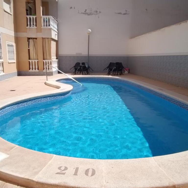 Apartment near Beach with Pool - Torrevieja PMT14 - Two-Bedroom Apartment - 25