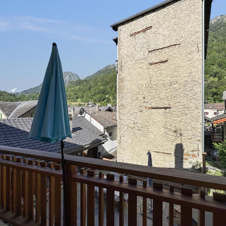 Swiss Alpine Retreat & View near Martigny - Apartment mit Balkon - 23