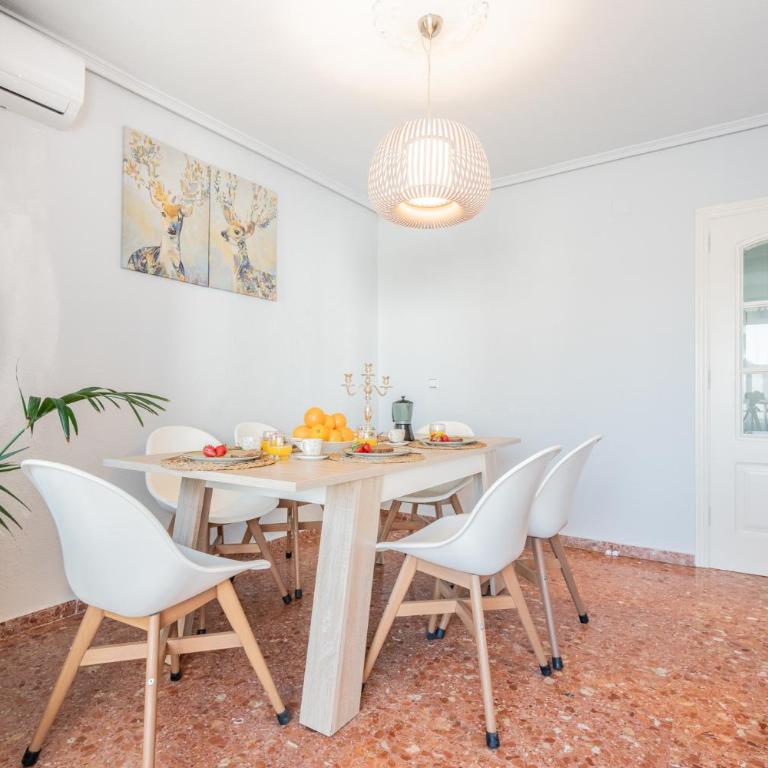 Apartamento Familiar en Avenida del Puerto - Apartamento de 3 dormitorios - 6