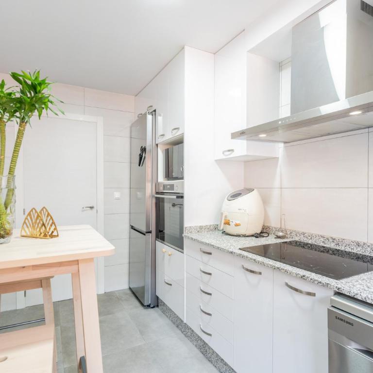 Apartamento Familiar en Avenida del Puerto - Apartamento de 3 dormitorios - 16