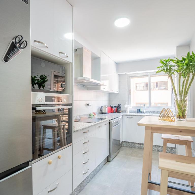 Apartamento Familiar en Avenida del Puerto - Apartamento de 3 dormitorios - 20