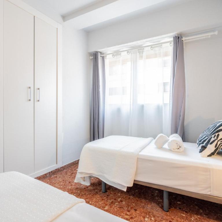 Apartamento Familiar en Avenida del Puerto - Apartamento de 3 dormitorios - 32