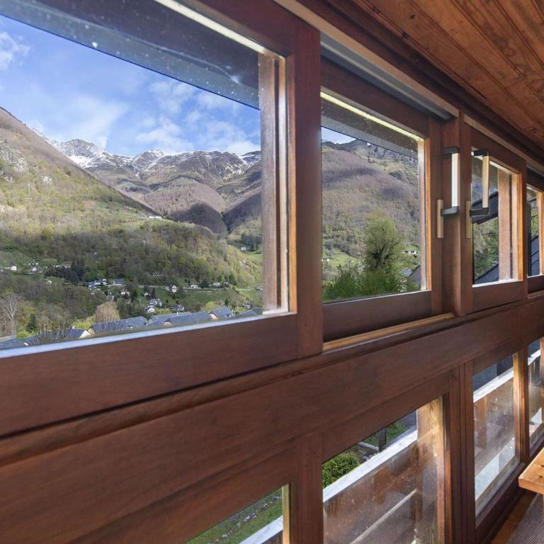 T2 rénové avec terrasse, parking privé, local vélos à Cauterets - FR-1-401-290 - Appartement - 12