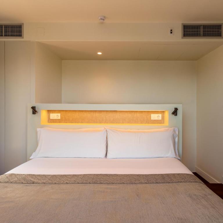 Duquesa Suites Landmark Hotel by Grup Duquessa - Penthouse Apartment - 13