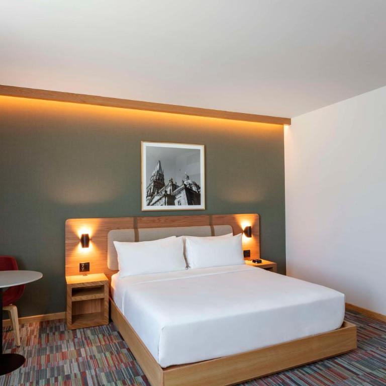 Hilton Garden Inn Guadalajara Airport - Suite Junior con cama extragrande - 3